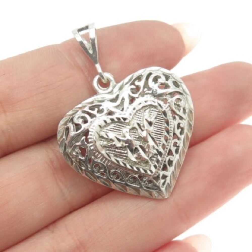 Sterling Silver Love Bird Filagree Pendant with 20” Box Chain